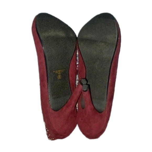 (3/$25) Delicious Burgundy Heeled Booties - Picture 5 of 5